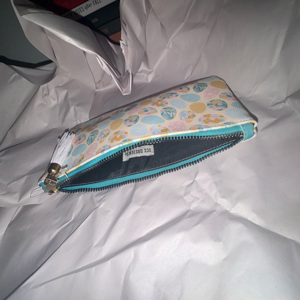 Easter Pouch - Picture 4 of 4